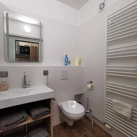 Mit Doppelbett Oder 2 Einzelbetten *