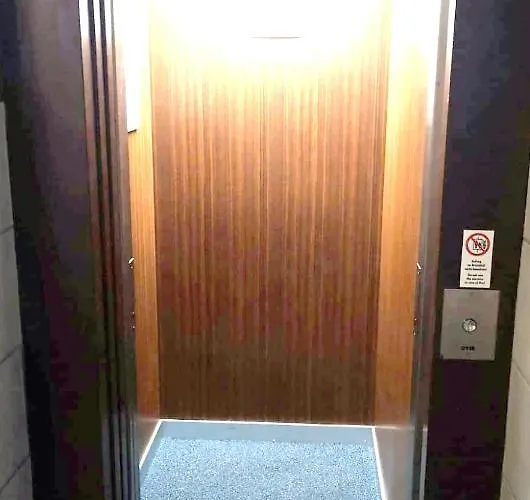 Mit Doppelbett Oder 2 Einzelbetten *